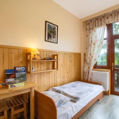 Schronisko Pttk Trzy Korony Sromowce Niżne