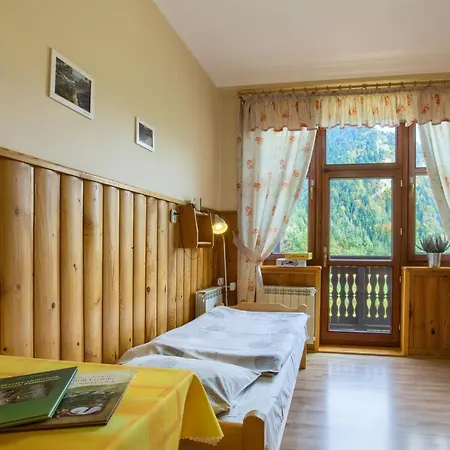 Schronisko Pttk Trzy Korony * Sromowce Niżne