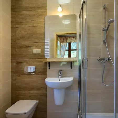 Schronisko Pttk Trzy Korony Sromowce Niżne