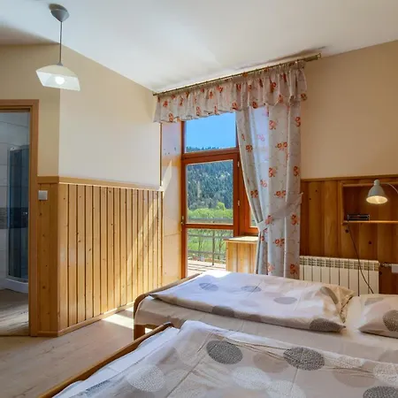 Schronisko Pttk Trzy Korony Sromowce Niżne