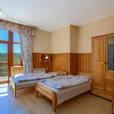 Schronisko Pttk Trzy Korony * Sromowce Niżne