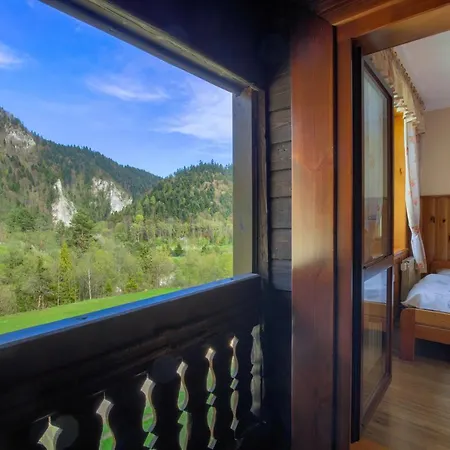 Schronisko Pttk Trzy Korony Bed & Breakfast