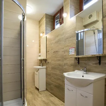 Schronisko Pttk Trzy Korony Bed & Breakfast