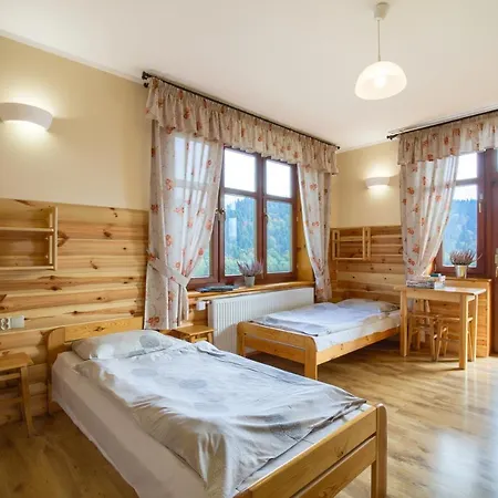 Schronisko Pttk Trzy Korony Alojamento de Acomodação e Pequeno-almoço Sromowce Niżne