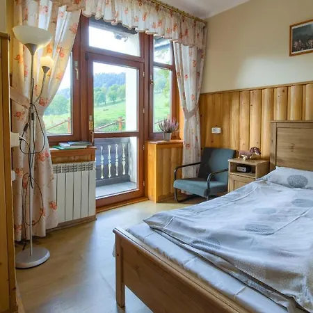 Bed & Breakfast Schronisko Pttk Trzy Korony Sromowce Niżne