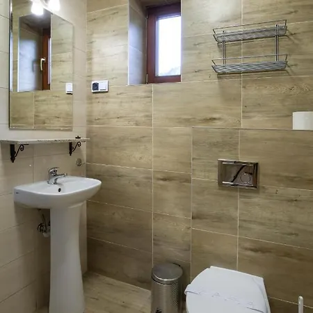 Schronisko Pttk Trzy Korony *