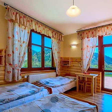Schronisko Pttk Trzy Korony Panzió Sromowce Niżne