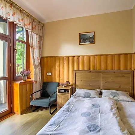 Panzió Schronisko Pttk Trzy Korony Sromowce Niżne