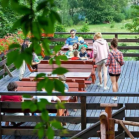 Schronisko Pttk Trzy Korony Panzió Sromowce Niżne