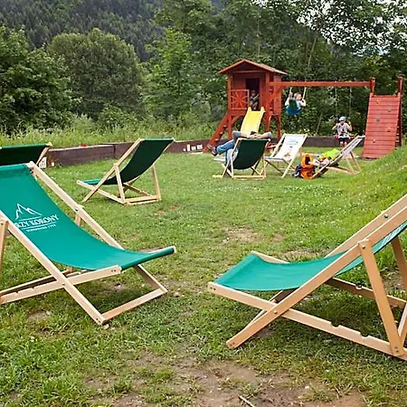 Schronisko Pttk Trzy Korony Panzió Sromowce Niżne