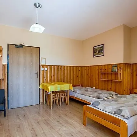 Schronisko Pttk Trzy Korony Sromowce Niżne