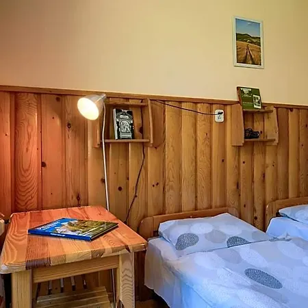 Schronisko Pttk Trzy Korony Sromowce Niżne