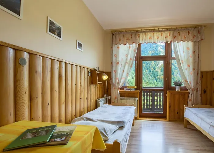 Schronisko Pttk Trzy Korony * Sromowce Niżne