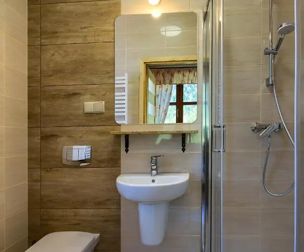 Schronisko Pttk Trzy Korony Sromowce Niżne