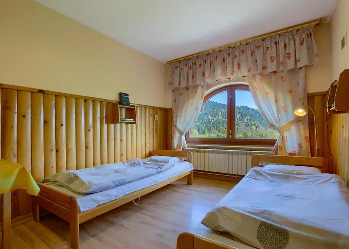 Schronisko Pttk Trzy Korony Sromowce Niżne