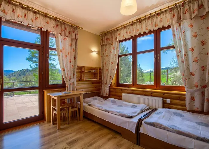 Schronisko Pttk Trzy Korony לינה וארוחת בוקר Sromowce Niżne