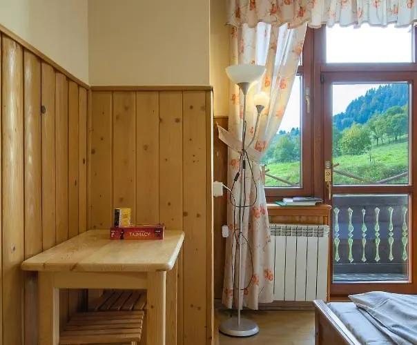 Schronisko Pttk Trzy Korony לינה וארוחת בוקר