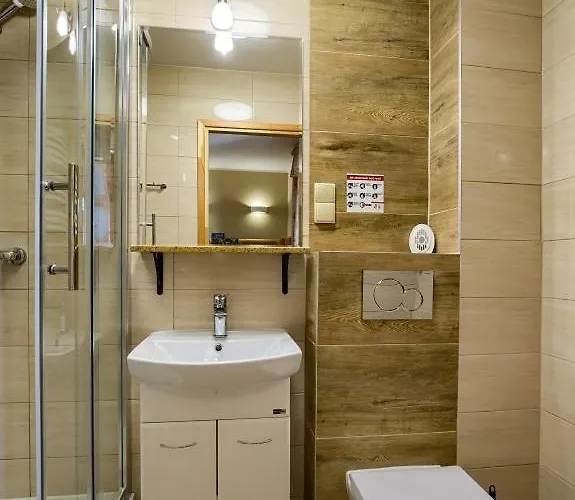 Schronisko Pttk Trzy Korony לינה וארוחת בוקר