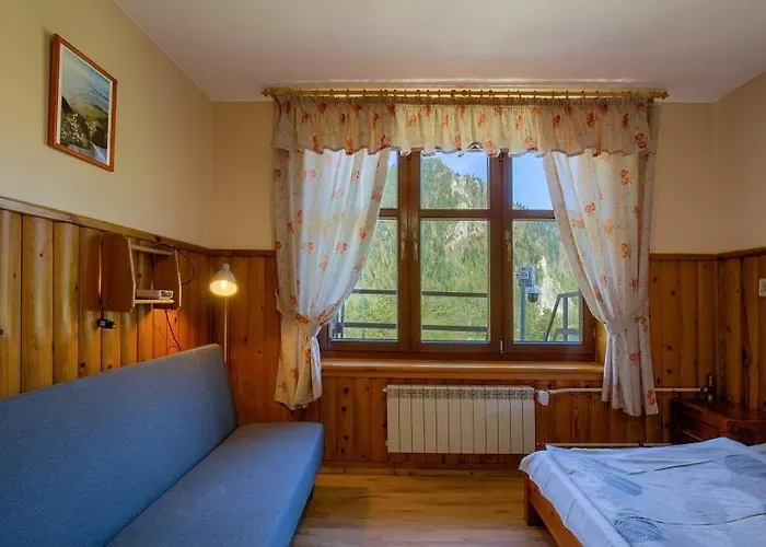 Schronisko Pttk Trzy Korony לינה וארוחת בוקר Sromowce Niżne