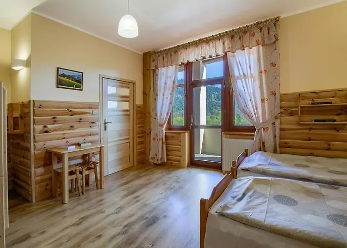 Schronisko Pttk Trzy Korony Sromowce Niżne