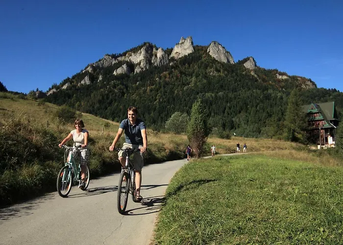 Schronisko Pttk Trzy Korony לינה וארוחת בוקר *