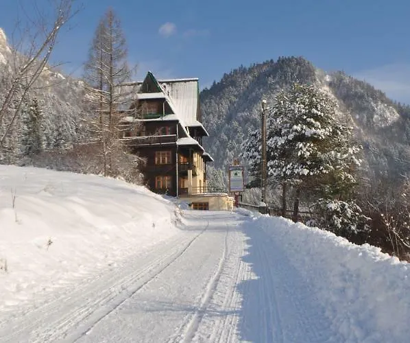 Schronisko Pttk Trzy Korony לינה וארוחת בוקר Sromowce Niżne